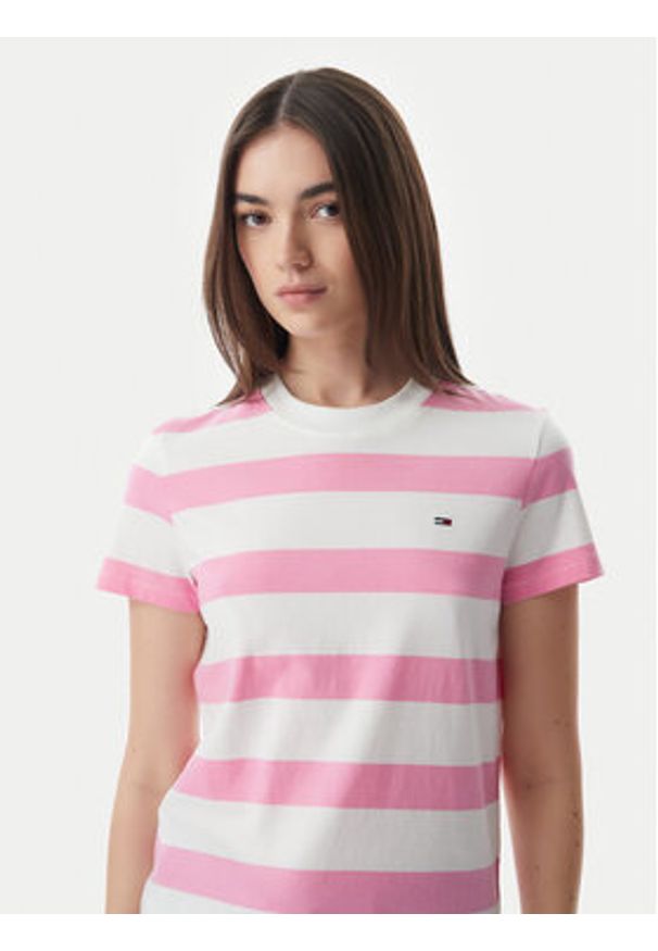 Tommy Jeans T-Shirt Flag DW0DW23801 Różowy jasny Regular Fit. Kolor: różowy. Materiał: bawełna
