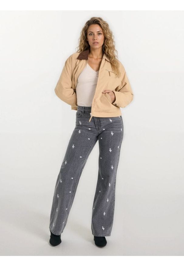 Sinsay - Wiskozowe body z dekoltem V - kremowy. Kolor: kremowy. Materiał: wiskoza