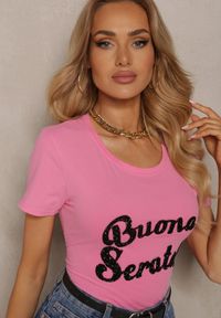 Renee - Różowy Casualowy T-shirt z Bawełny Wykończony Cyrkoniowym Napisem Lavisha. Okazja: na co dzień. Kolor: różowy. Materiał: bawełna. Wzór: napisy. Styl: casual #4