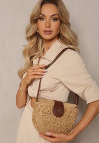 Renee - Ciemnobeżowa Pleciona Torebka na Regulowanym Pasku z Zapięciem na Zatrzask i Suwak Setelia. Kolor: beżowy. Styl: casual, elegancki