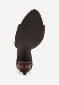Born2be - Brązowe Klapki na Lakierowanej Szpilce Felesh. Okazja: na co dzień. Kolor: brązowy. Materiał: lakier. Styl: casual, elegancki, klasyczny #5
