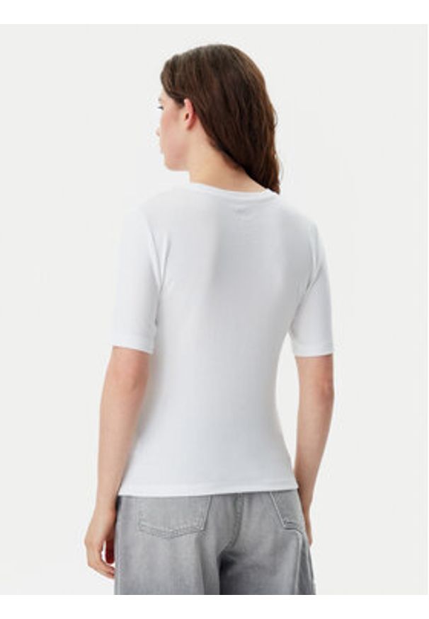 GAP - Gap T-Shirt 679172-01 Biały Stretch Fit. Kolor: biały. Materiał: bawełna