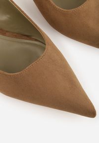 Renee - Zielone Sandały Slingback na Szpilce Kaczuszce Vetilia. Okazja: na co dzień. Zapięcie: sprzączka. Kolor: zielony. Materiał: jeans. Sezon: wiosna. Obcas: na szpilce. Styl: casual, elegancki, klasyczny #4