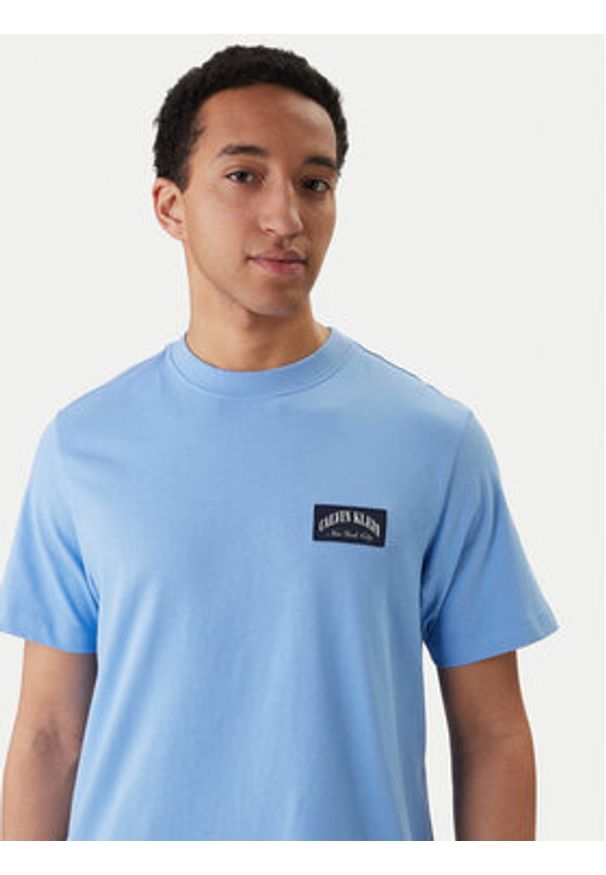 Calvin Klein Jeans T-Shirt 20s Easy LV04RF294G Niebieski Regular Fit. Kolor: niebieski. Materiał: bawełna