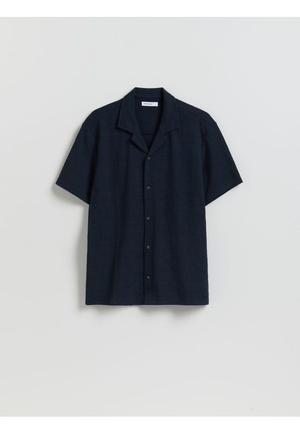 Reserved - Strukturalna koszula regular fit - granatowy. Kolor: niebieski. Materiał: bawełna, dzianina