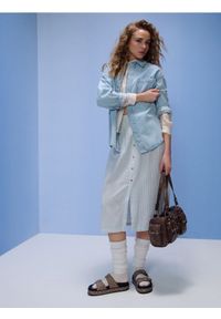 Sinsay - Koszula jeansowa oversize - niebieski. Kolor: niebieski. Materiał: jeans #1