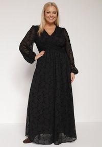 Born2be - Czarna Siateczkowa Sukienka o Rozkloszowanym Kroju z Motywem Roślinnym Fezora. Okazja: na co dzień. Kolekcja: plus size. Kolor: czarny. Materiał: poliester. Typ sukienki: rozkloszowane, proste, dla puszystych. Styl: klasyczny, casual #1