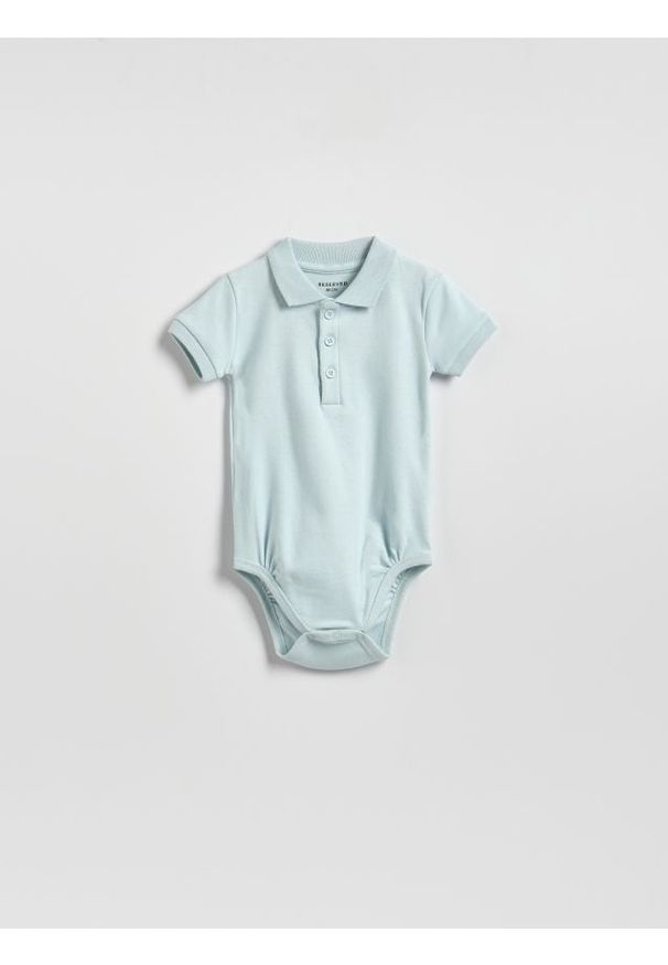 Reserved - Bawełniane body polo - jasnoniebieski. Kolor: niebieski. Materiał: bawełna