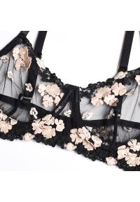 Intica - Komplet bielizny z kwiatowym haftem elegancki i wygodny Changok. Kolor: biały. Materiał: tkanina. Wzór: kwiaty, haft #11