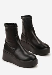 Born2be - Czarne Botki Vices na Koturnie z Przylegającą Cholewką Falomia. Okazja: na co dzień. Kolor: czarny. Materiał: jeans, skóra. Szerokość cholewki: normalna. Obcas: na koturnie. Styl: wizytowy, casual, elegancki #5