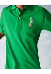 Lacoste - LACOSTE - Zielona koszulka polo z logo Regular Fit. Typ kołnierza: polo. Kolor: zielony. Materiał: bawełna. Wzór: haft, prążki. Styl: sportowy #3