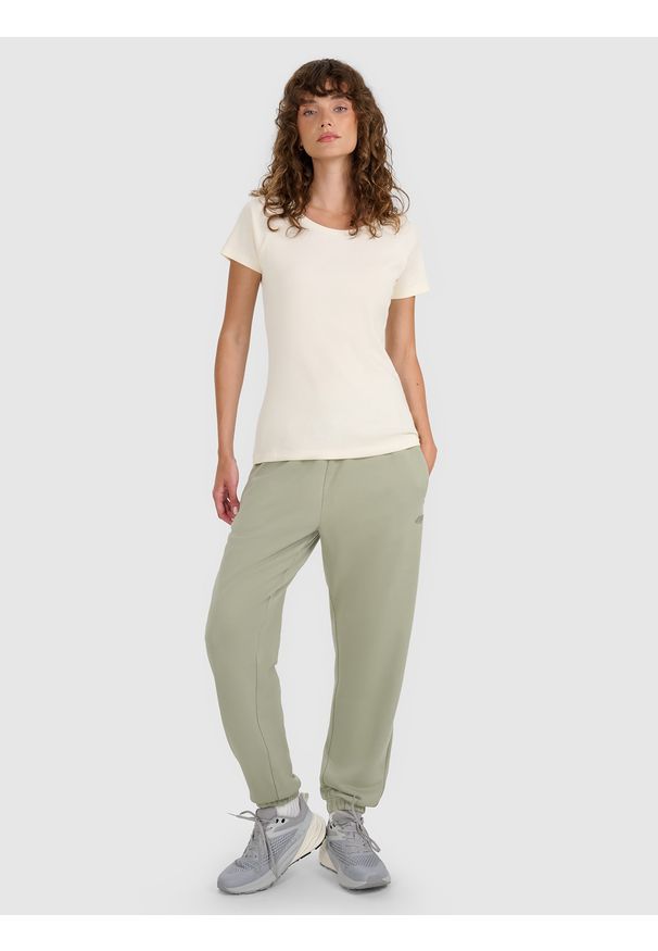 4f - 4F T-shirt regular z prążkowanej dzianiny damski - biały M. Okazja: na co dzień. Kolor: biały. Materiał: dzianina, prążkowany. Długość rękawa: raglanowy rękaw. Wzór: prążki. Styl: klasyczny, sportowy, casual
