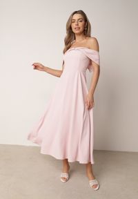 Born2be - Różowa Koktajlowa Sukienka VICES Hiszpanka o Rozkloszowanym Kroju Diolora. Typ kołnierza: dekolt hiszpanka. Kolor: różowy. Materiał: poliester. Typ sukienki: rozkloszowane. Styl: wizytowy #4