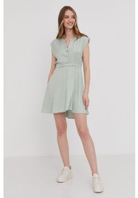 Answear Lab Sukienka kolor zielony mini asymetryczna. Okazja: na co dzień. Kolor: turkusowy. Materiał: tkanina. Wzór: gładki. Typ sukienki: proste, asymetryczne. Styl: wakacyjny. Długość: mini