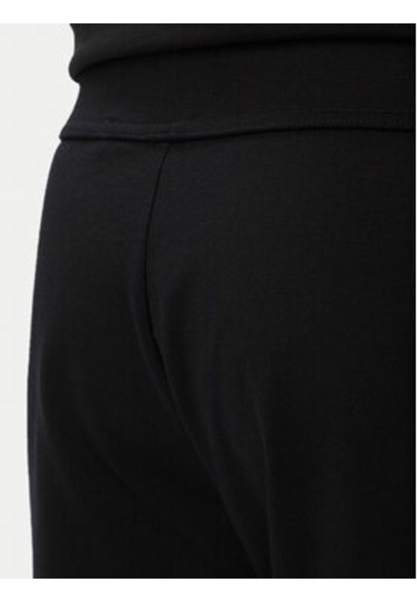 BOSS Szorty sportowe Authentic 50554778 Czarny Regular Fit. Kolor: czarny. Materiał: bawełna. Styl: sportowy