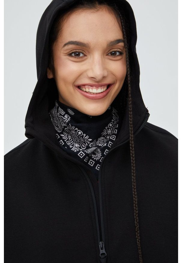 Superdry bluza damska kolor czarny z kapturem gładka. Typ kołnierza: kaptur. Kolor: czarny. Wzór: gładki