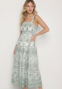 Born2be - Zielono-Biała Bawełniana Sukienka Ozdobiona Haftem Sadonique. Okazja: na co dzień. Kolor: zielony. Materiał: bawełna. Długość rękawa: na ramiączkach. Wzór: haft, aplikacja. Styl: casual, elegancki #2