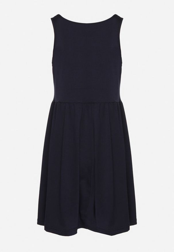 Born2be - Granatowa Sukienka o Rozkloszowanym Kroju na Szerokich Ramiączkach z Guzikami Jenovira. Okazja: na co dzień. Kolor: niebieski. Długość rękawa: na ramiączkach. Styl: casual