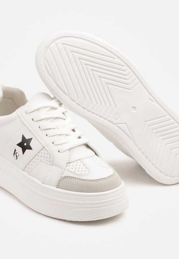 Renee - Biało-Czarne Sneakersy Vices na Platformie z Gwiazdką Fenarra. Okazja: na co dzień. Kolor: biały. Materiał: jeans, skóra. Obcas: na platformie