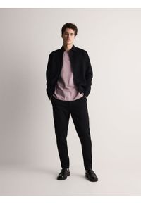 Reserved - Spodnie chino slim - czarny. Kolor: czarny. Materiał: wiskoza, dzianina