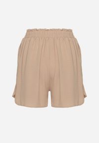 Born2be - Ciemnobeżowe Luźne Szorty z Wysokim Stanem Mevindrae. Okazja: na co dzień. Stan: podwyższony. Kolor: beżowy. Styl: klasyczny, casual, elegancki #4