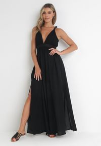 Born2be - Czarny Wiskozowy Kombinezon z Gumką w Pasie i Plecionym Sznurkiem z Lnem Evalin. Kolor: czarny. Materiał: len, wiskoza. Długość rękawa: na ramiączkach. Wzór: aplikacja #1