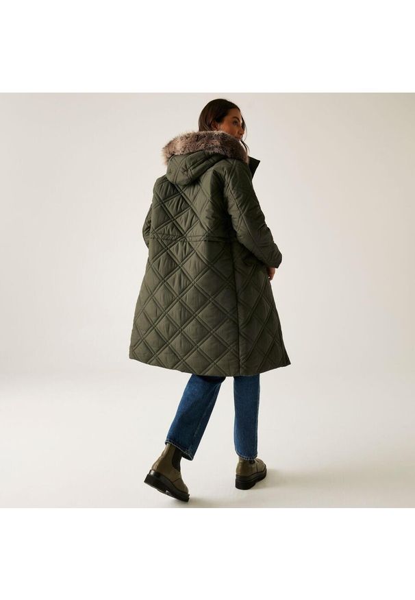 Regatta - Płaszcz damski zimowy ocieplany Freyla. Kolor: zielony. Materiał: puch. Sezon: zima. Sport: turystyka piesza