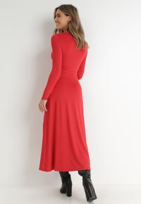 Born2be - Czerwona Sukienka Hippeira. Kolor: czerwony. Materiał: lakier, dzianina. Długość rękawa: długi rękaw. Typ sukienki: dopasowane, rozkloszowane. Długość: maxi #6