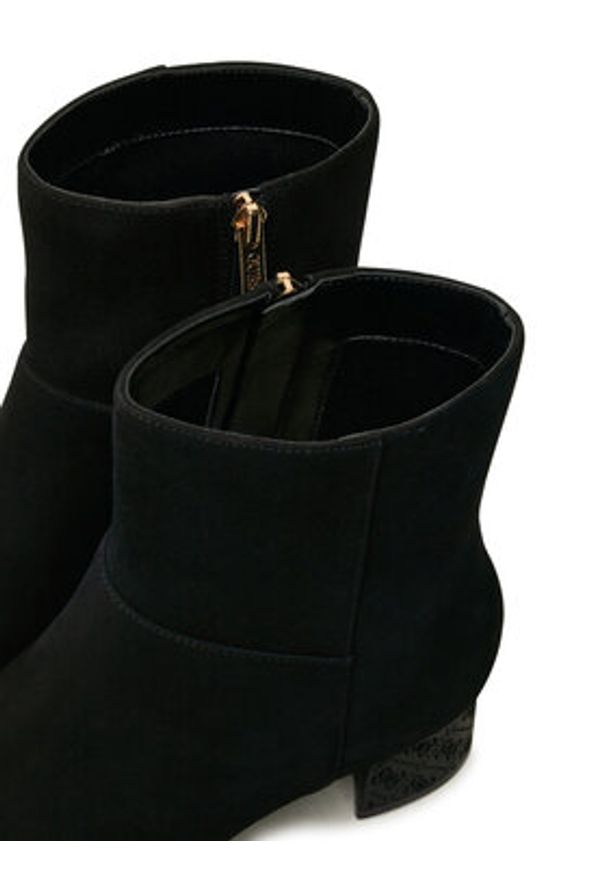 Guess Botki Lukkie FLFLUK SUE10 Czarny. Kolor: czarny. Materiał: skóra