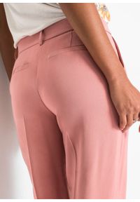 Spodnie z szerokimi nogawkami bonprix dymny brzoskwiniowy. Kolor: różowy #4