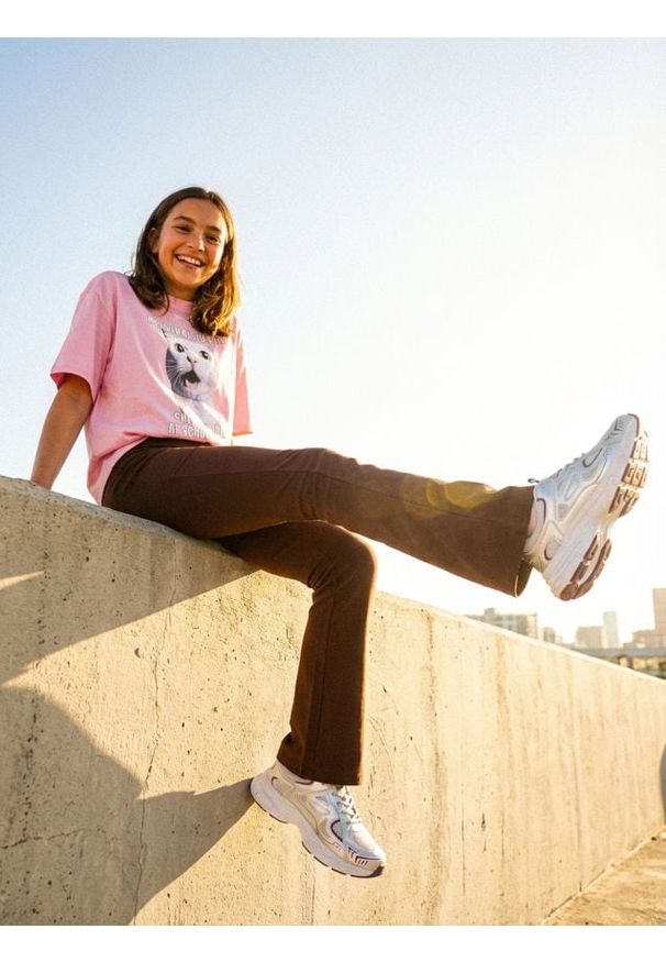 Sinsay - Legginsy flare - brązowy. Kolor: brązowy