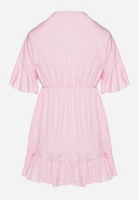 Born2be - Różowa Nietoperzowa Sukienka z Wiskozą o Rozkloszowanym Kroju z Falbanką Tullimi. Okazja: na co dzień. Typ kołnierza: dekolt w kształcie V. Kolor: różowy. Materiał: wiskoza. Styl: elegancki, casual #7