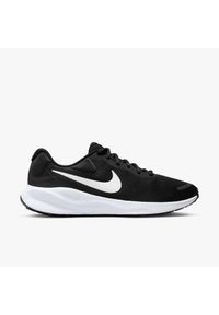 Buty do biegania męskie Nike Revolution 7. Zapięcie: sznurówki. Kolor: czarny. Materiał: guma, syntetyk, tkanina, materiał. Szerokość cholewki: normalna. Model: Nike Revolution