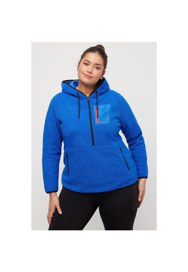 ULLA POPKEN - Damskie Polarowa bluza nadrukowane współrzędne zasuwane kieszenie długie rękawy. Kolekcja: plus size. Kolor: niebieski. Materiał: poliester, materiał. Długość rękawa: długi rękaw. Długość: długie. Sezon: zima. Sport: narciarstwo