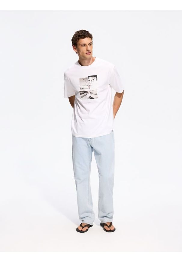 Reserved - T-shirt z nadrukiem Kosycarz - złamana biel. Materiał: bawełna, dzianina. Wzór: nadruk