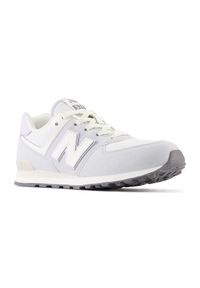 Buty New Balance Jr GC574AGK szare. Okazja: na co dzień. Kolor: szary. Materiał: syntetyk, materiał. Szerokość cholewki: normalna. Model: New Balance 574