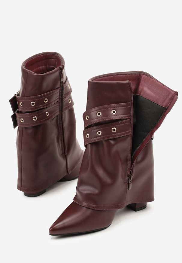 Born2be - Bordowe Botki Typu Kowbojki na Obcasie z Wywiniętą Cholewką i Klamrami Cidvire. Okazja: na co dzień. Zapięcie: klamry. Kolor: czerwony. Materiał: jeans. Szerokość cholewki: normalna. Obcas: na obcasie. Styl: klasyczny, casual, elegancki. Wysokość obcasa: średni