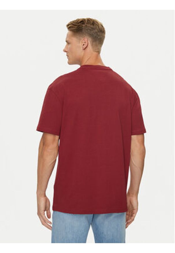 Tommy Jeans T-Shirt Signature Twist DM0DM19683 Czerwony Regular Fit. Kolor: czerwony. Materiał: bawełna