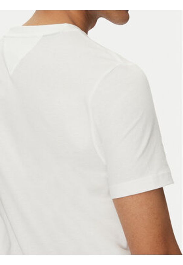TOMMY HILFIGER - Tommy Hilfiger T-Shirt Flag Box MW0MW38636 Biały Regular Fit. Kolor: biały. Materiał: bawełna