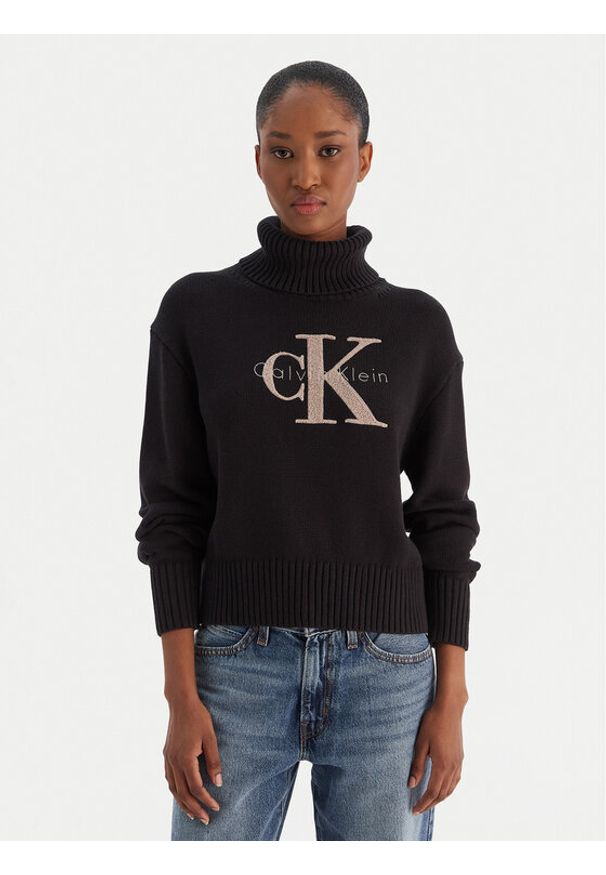 Calvin Klein Jeans Golf Chenille Monologo LV047D354G Czarny Regular Fit. Typ kołnierza: golf. Kolor: czarny. Materiał: syntetyk, bawełna