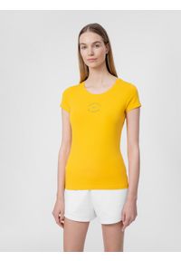 4f - T-shirt regular z nadrukiem damski. Kolor: żółty. Materiał: dzianina, bawełna. Wzór: nadruk