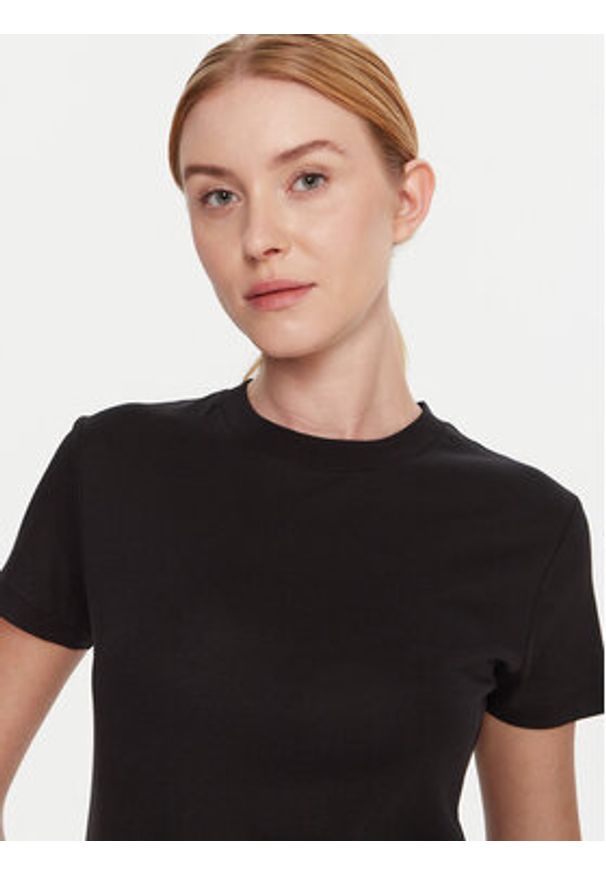 Calvin Klein T-Shirt LV044D201G Czarny Regular Fit. Kolor: czarny. Materiał: bawełna