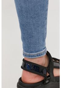Tommy Jeans - Jeansy Sylvia. Stan: podwyższony. Kolor: niebieski #4