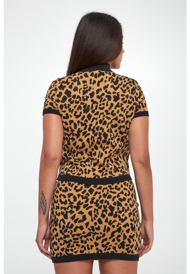 Sweter damski w panterkę DKNY. Wzór: motyw zwierzęcy