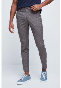 medicine - Medicine spodnie męskie kolor brązowy dopasowane. Kolor: brązowy. Materiał: tkanina #5