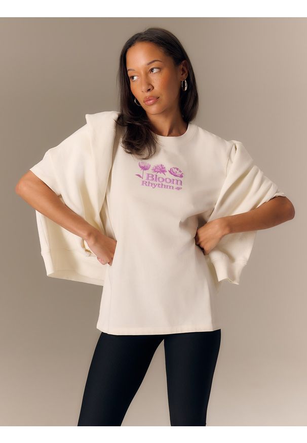 4f - 4F T-shirt loose z nadrukiem damski - biały L. Okazja: na co dzień. Kolor: beżowy. Materiał: materiał. Wzór: nadruk. Styl: elegancki, casual