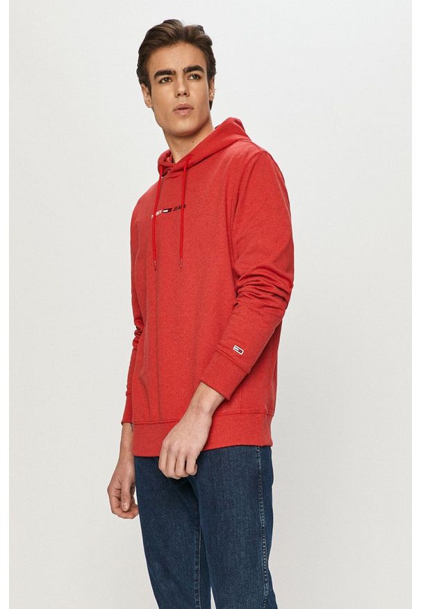 Tommy Jeans - Bluza. Okazja: na co dzień. Typ kołnierza: kaptur. Kolor: czerwony. Materiał: poliester. Wzór: aplikacja. Styl: casual