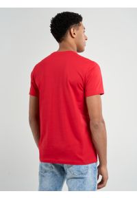 Big-Star - Koszulka męska o klasycznym kroju Bruno 603. Okazja: na co dzień. Kolor: czerwony. Materiał: bawełna. Wzór: nadruk. Styl: klasyczny