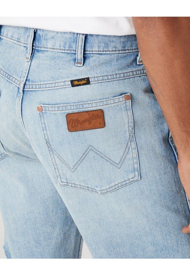 Wrangler - WRANGLER FRONTIER SHORT MĘSKIE SZORTY KRÓTKIE SPODENKI SUNFADE W16WEI180 112334229. Długość: krótkie