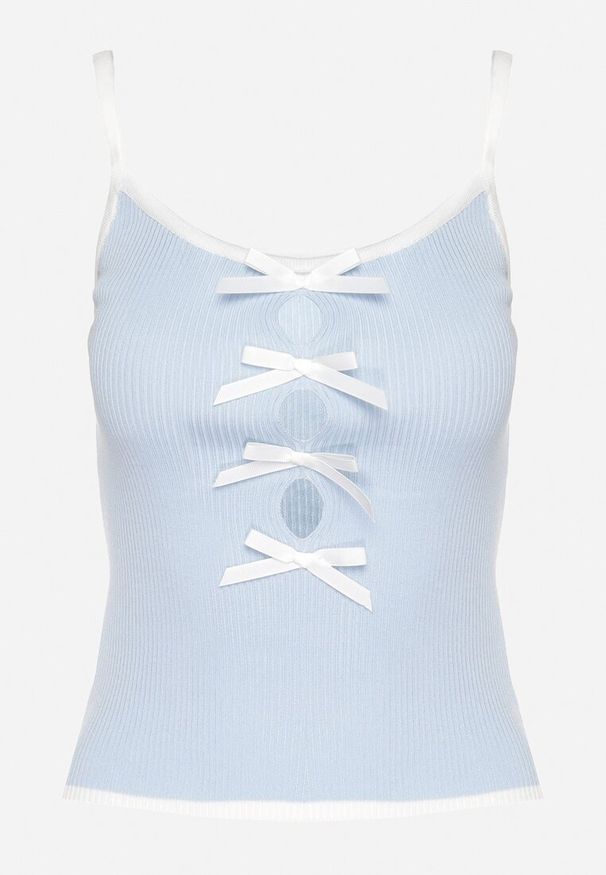 Born2be - Jasnoniebieski Prążkowany Top z Ozdobnymi Kokardami Evilellis. Okazja: na co dzień. Typ kołnierza: kokarda. Kolor: niebieski. Materiał: prążkowany. Styl: casual, elegancki